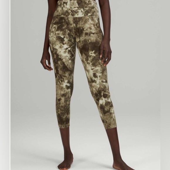 lululemon athletica Pants - LULULEMON Align Crop 21" Diamond Dye Light Sage Army Green Size 10
